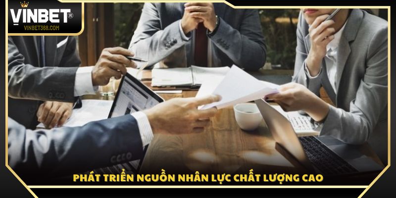 Chiến lược đầu tư vào con người